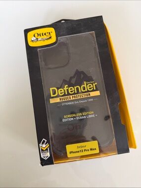 OtterBox Defender Series Rugged Protection Case for iPhone 12 Pro Max - Black
